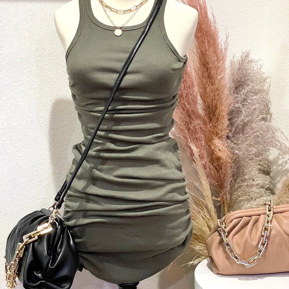 NWT KNIT SLEEVELESS RIBBED RUCHED DRESS - Picture 3 of 5